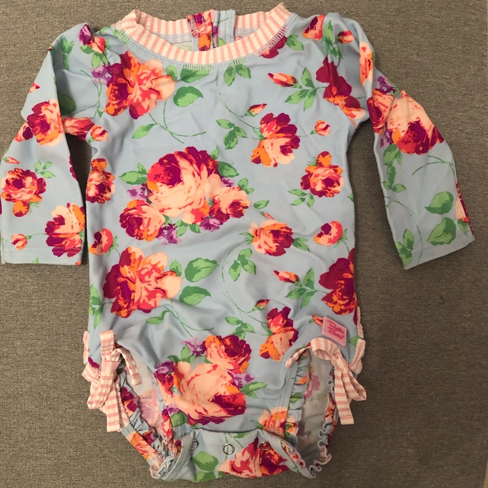 GUC RUFFLE BUTTS rash guard SIZE 6-12 mos